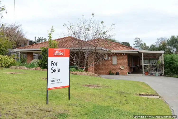 24 Ballantine Street, Bairnsdale VIC 3875
