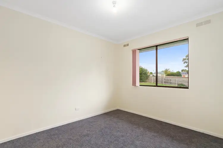 Fifth view of Homely house listing, 19 Dahlsen Crescent, Bairnsdale VIC 3875