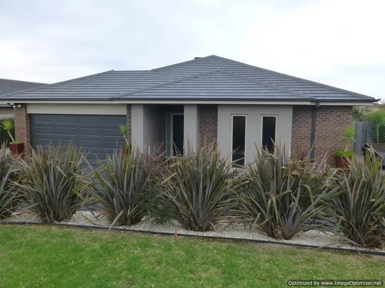 17 Kooralbyn Court, Eastwood VIC 3875