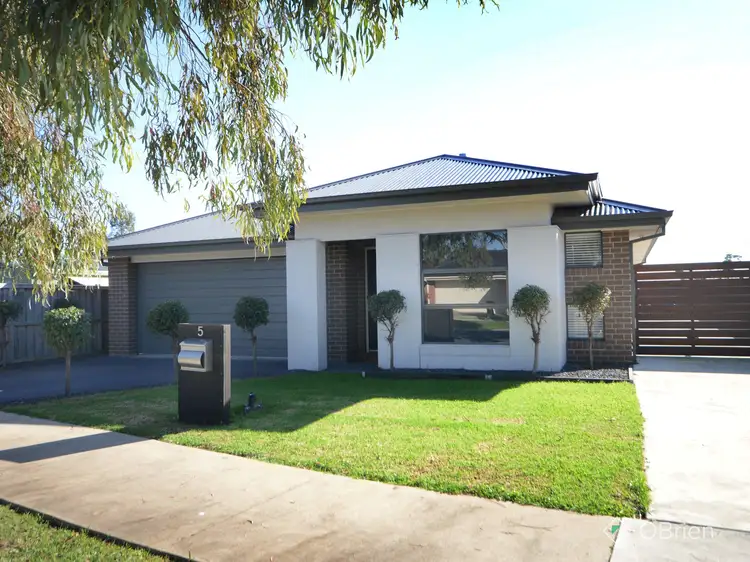 Main view of Homely house listing, 5 Dianella Place, Bairnsdale VIC 3875