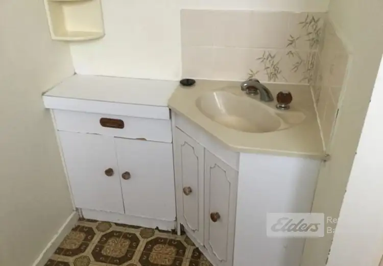 Fourth view of Homely unit listing, 2/16 Dahlsen Crescent, Bairnsdale VIC 3875