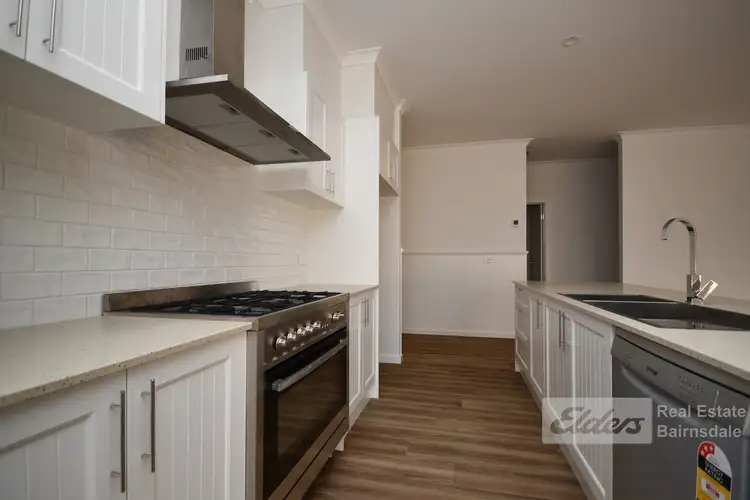 Seventh view of Homely house listing, 10 Hudson Crescent, Lucknow VIC 3875
