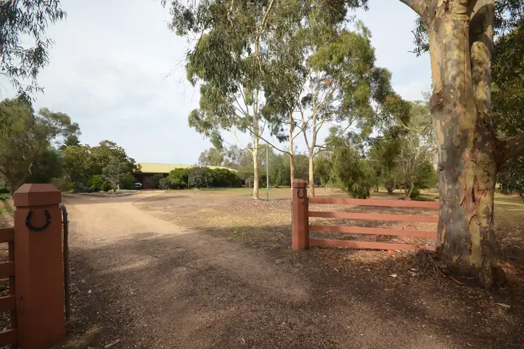 48 Mathiesons Road, Eagle Point VIC 3878