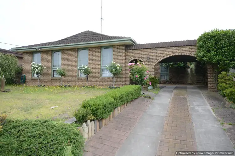 13 Power Street, Bairnsdale VIC 3875
