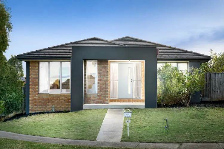 6 Yellow Gum Way, Manor Lakes VIC 3024