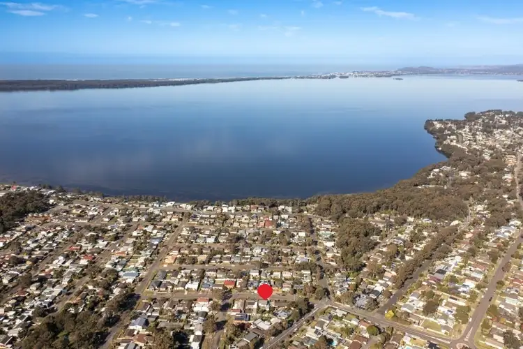 13 Sylvia Avenue, Gorokan NSW 2263