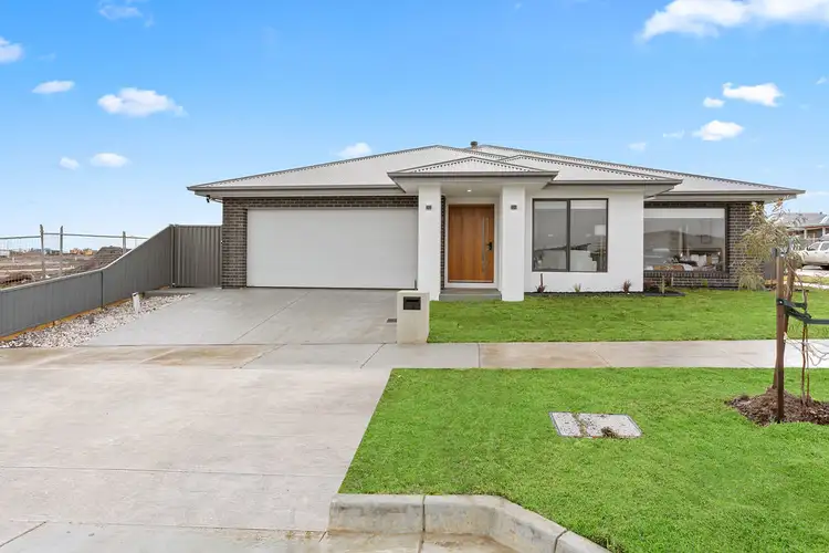 54 Messenger Parade, Lucas VIC 3350