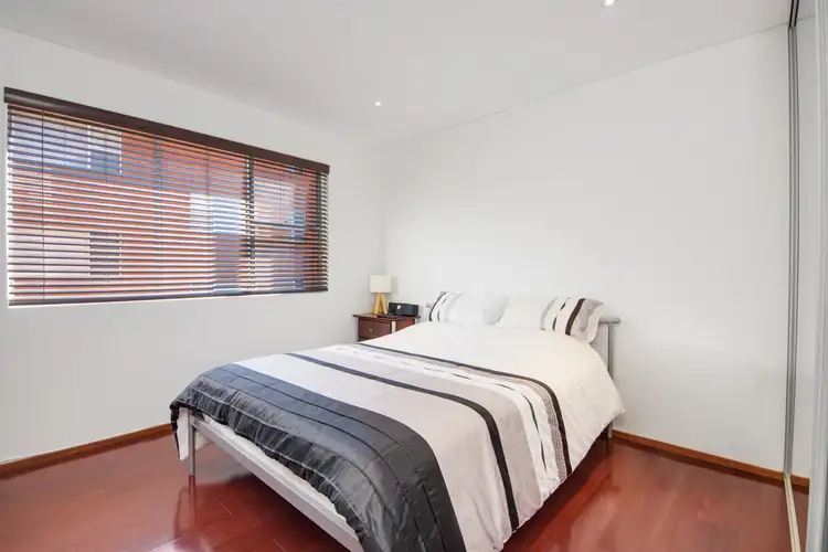 Fourth view of Homely apartment listing, 2/42 Seaview Street, Cronulla NSW 2230