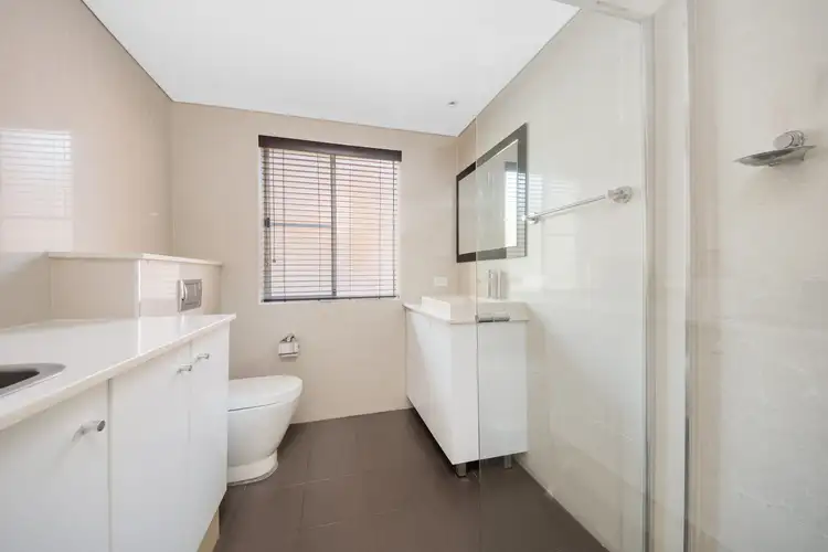 Fifth view of Homely apartment listing, 2/42 Seaview Street, Cronulla NSW 2230