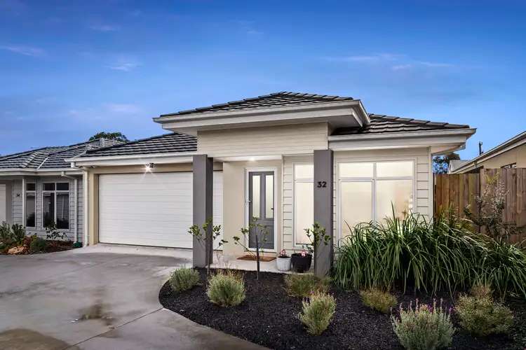 32 Oakwood Court, Rosebud VIC 3939