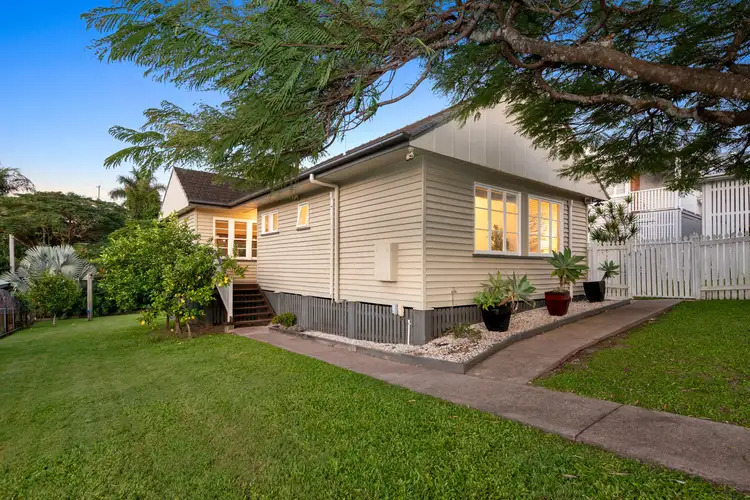 82 Lancaster Street, Coorparoo QLD 4151