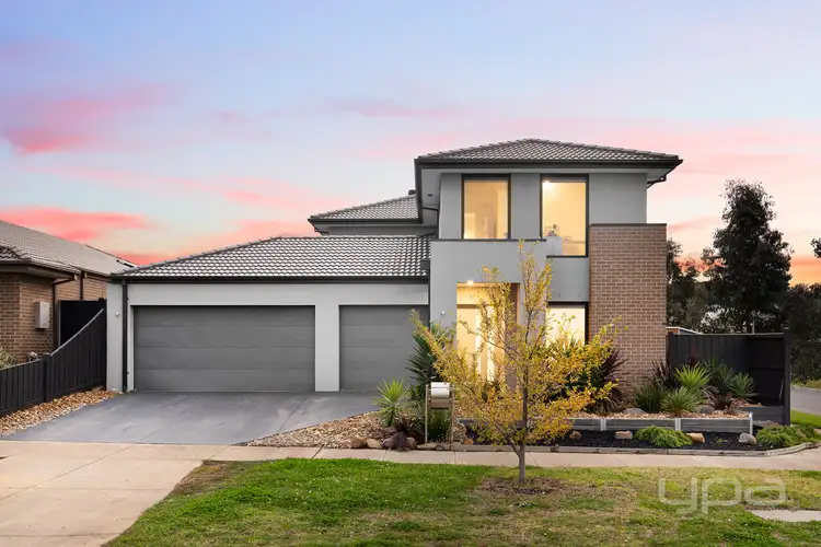 16 Ellscott Boulevard, Mickleham VIC 3064