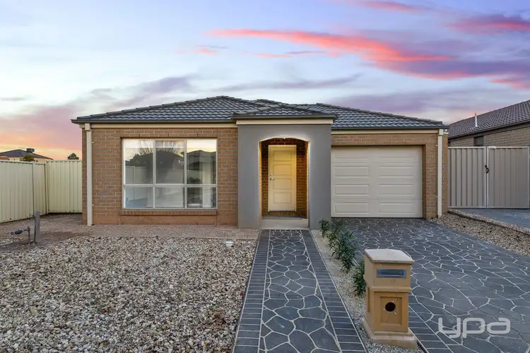 15 Richie Circuit, Hillside VIC 3037