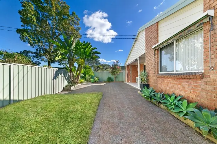 Main view of Homely villa listing, 5/40 Burns Road, Ourimbah NSW 2258