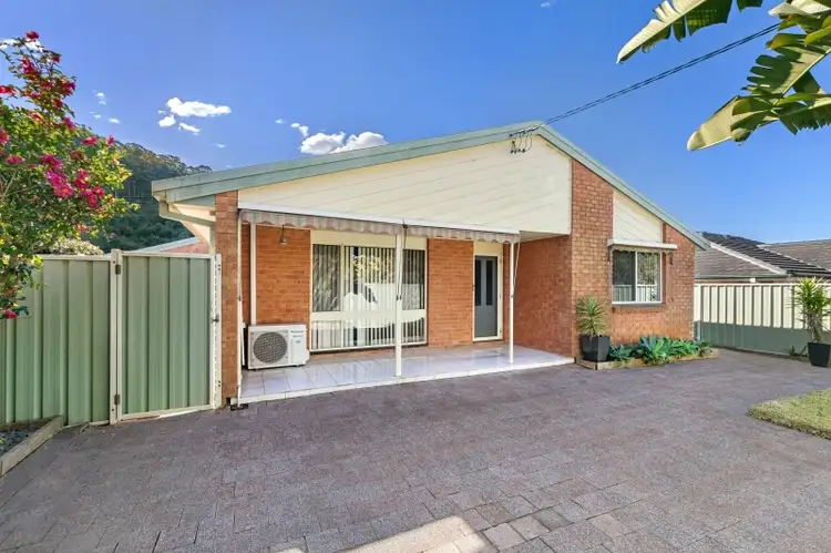 Second view of Homely villa listing, 5/40 Burns Road, Ourimbah NSW 2258