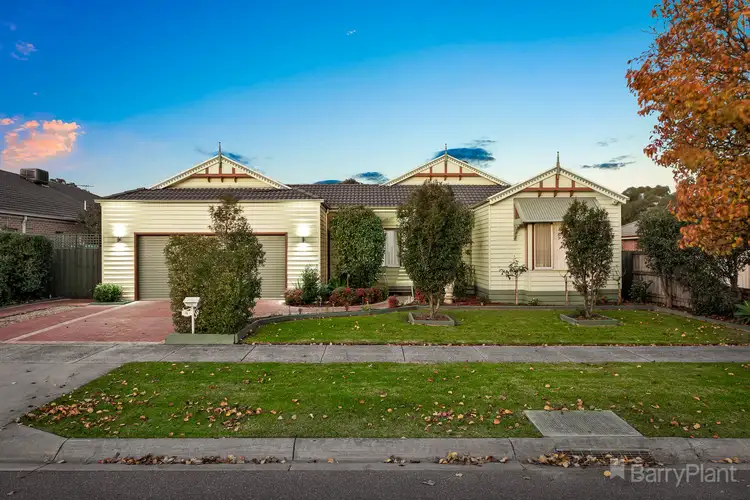 15 Mccubbin Avenue, Pakenham VIC 3810