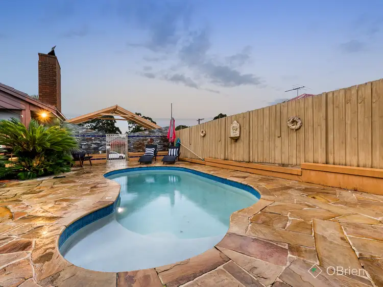 40 Luscombe Avenue, Carrum Downs VIC 3201