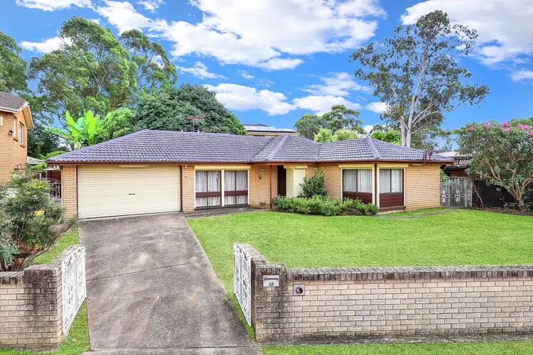 18 Woodlawn Drive, Toongabbie NSW 2146