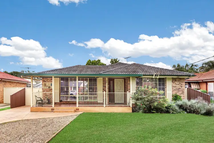 28 Vianney Crescent, Toongabbie NSW 2146