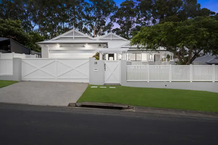 18 Greg Norman Crescent