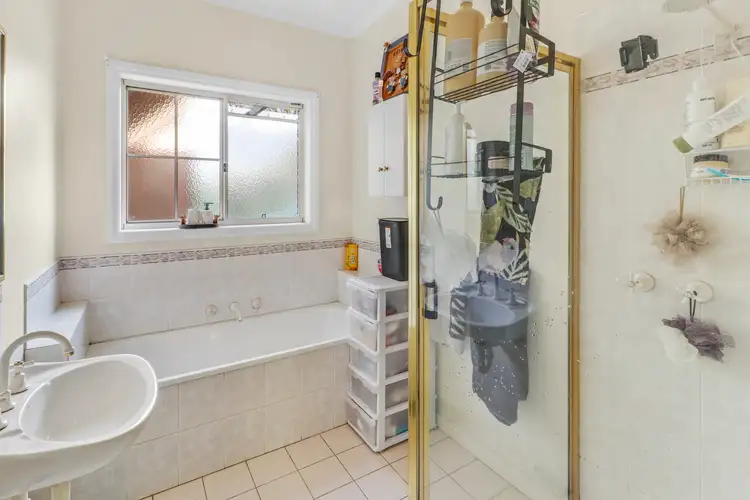 Sixth view of Homely house listing, 10 Kent Court, Mansfield VIC 3722