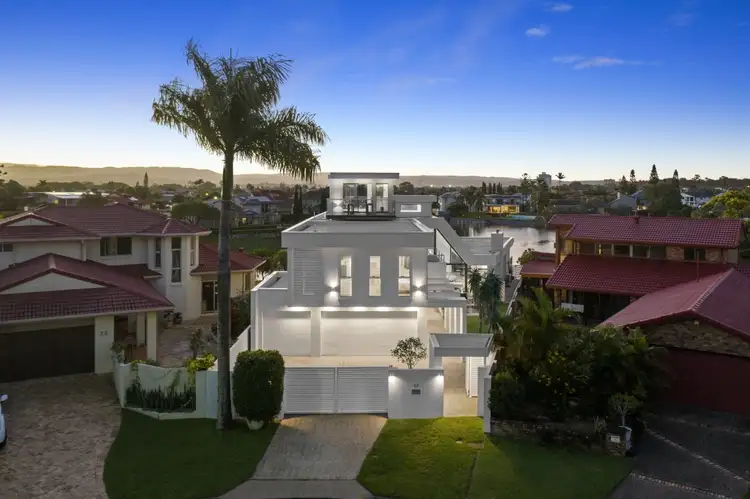 22 Blair Athol Crescent, Sorrento QLD 4217