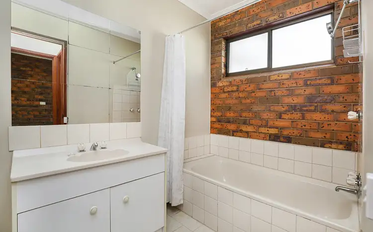 Fifth view of Homely house listing, 4 Anderson Street, Bendigo VIC 3550