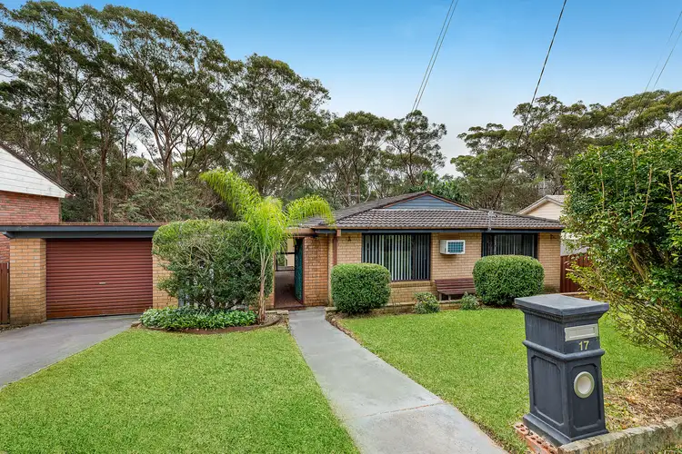 17 Nari Avenue, Point Clare NSW 2250