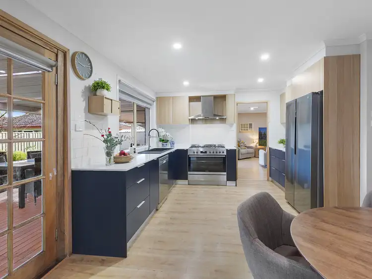 8 Acorn Place, Ourimbah NSW 2258