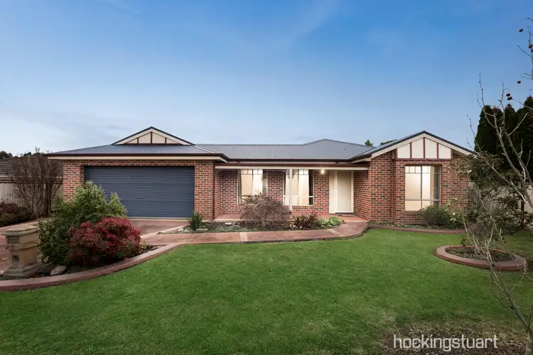 8 Lovat Place, Melton VIC 3337