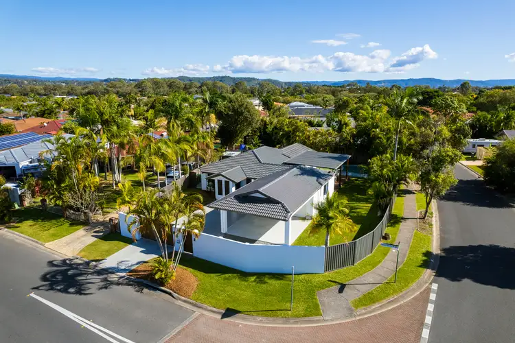 1 Gainsborough Drive, Varsity Lakes QLD 4227