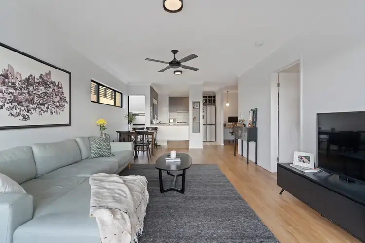 Second view of Homely unit listing, 19/11-15 Kitchener Street, Coorparoo QLD 4151