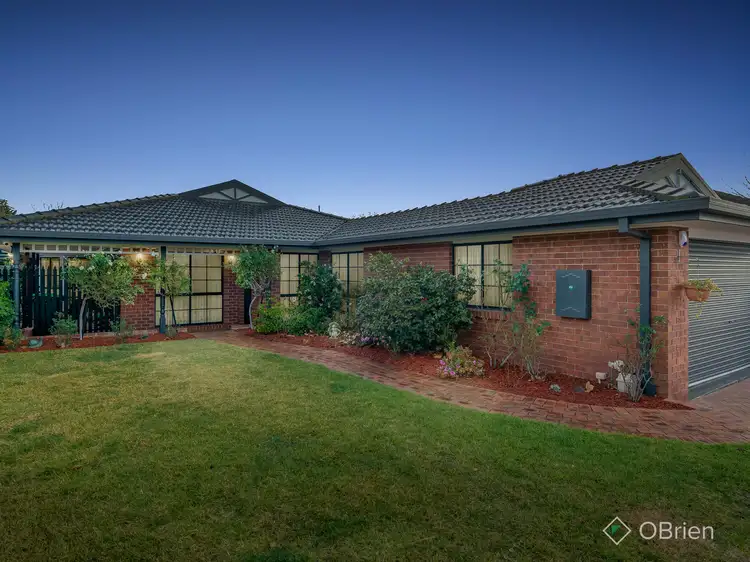 3 Strachan Close, Taylors Lakes VIC 3038