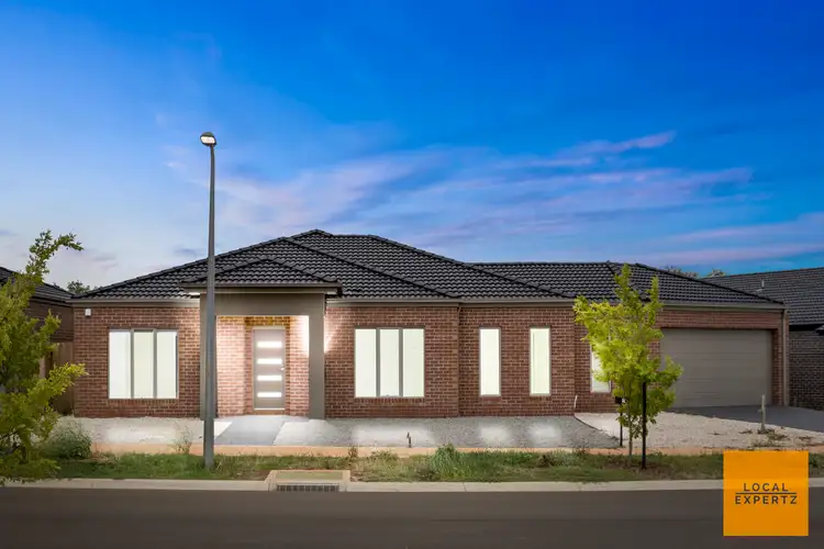 7 Cardigan Close, Melton South VIC 3338