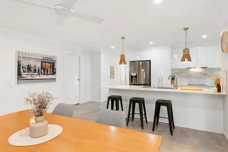Second view of Homely house listing, 4 Harris Place, Seventeen Mile Rocks QLD 4073