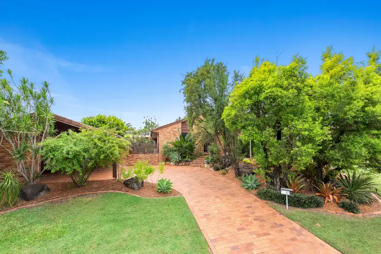 17 Avondale Road, Sinnamon Park QLD 4073