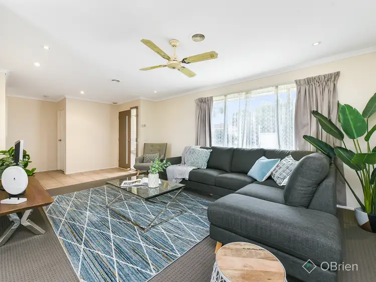 6 Rocklea Crescent, Skye VIC 3977