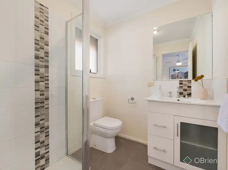 Sixth view of Homely house listing, 8 Calwell Court, Skye VIC 3977