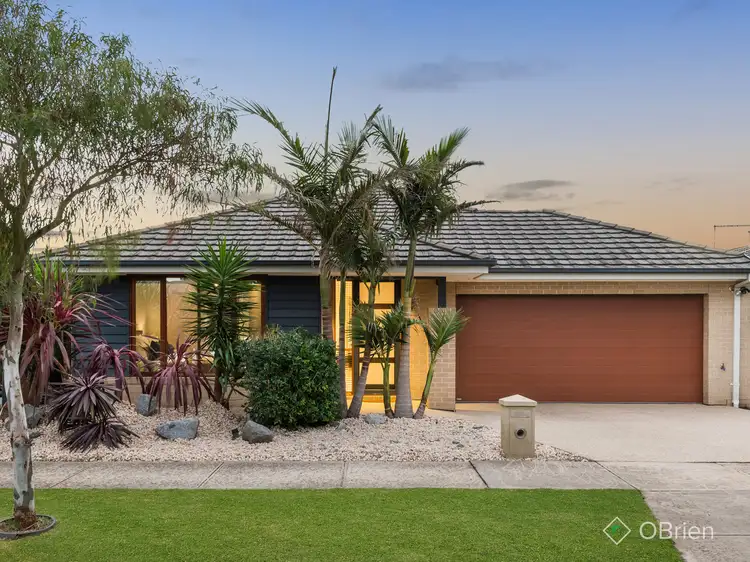 16 Eden Avenue, Skye VIC 3977