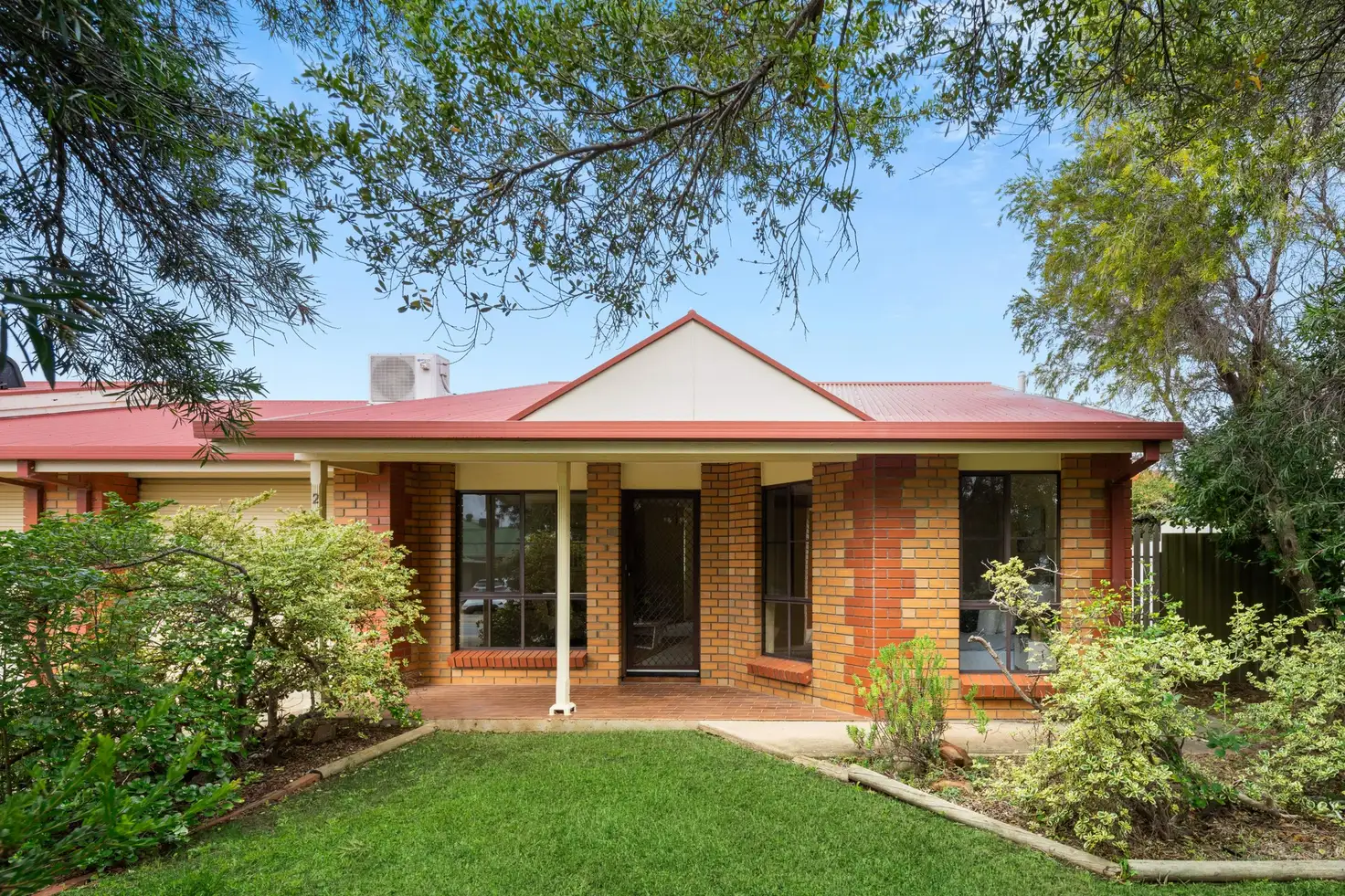 Main view of Homely unit listing, 2/20 Livermead Way, Moana SA 5169