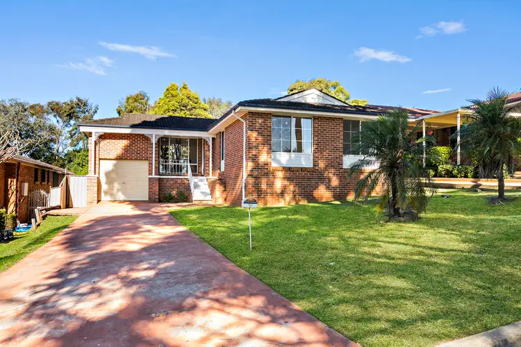 33 Desley Crescent, Prospect NSW 2148