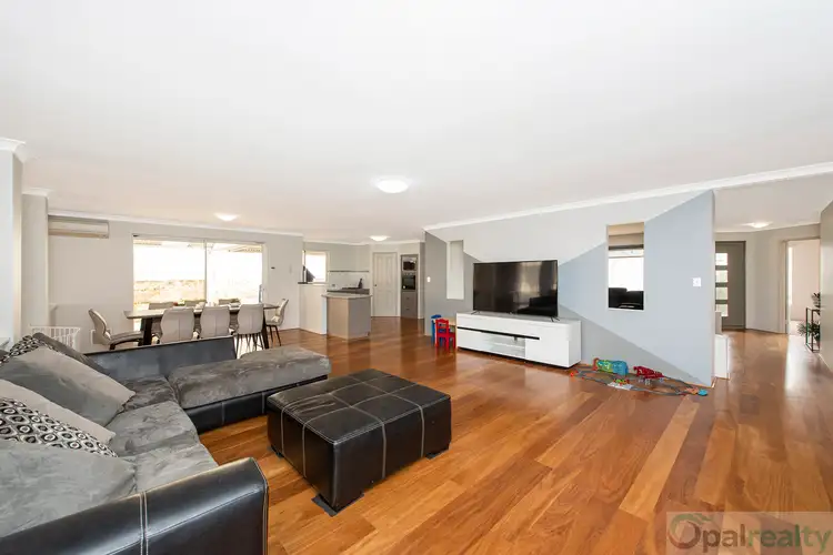 8 Campion Fairway, Lakelands WA 6180