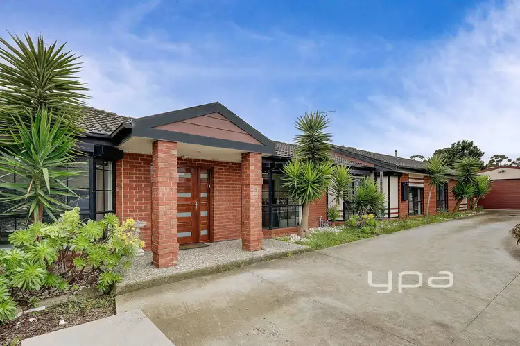 11 Flowers Close, Roxburgh Park VIC 3064