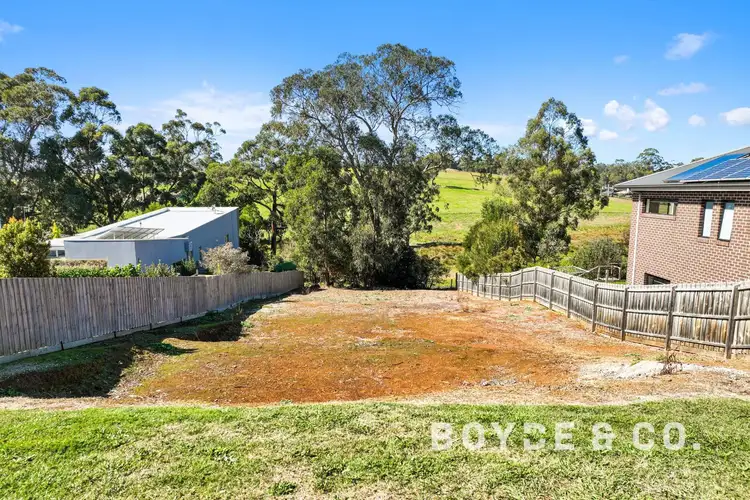 8 Carbine Court, Drouin VIC 3818