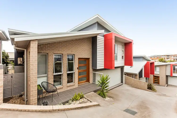 Second view of Homely townhouse listing, 2/25 Yarle Crescent, Flinders NSW 2529
