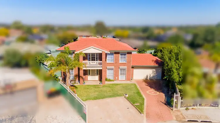 6 Farmer Court, Melton West VIC 3337