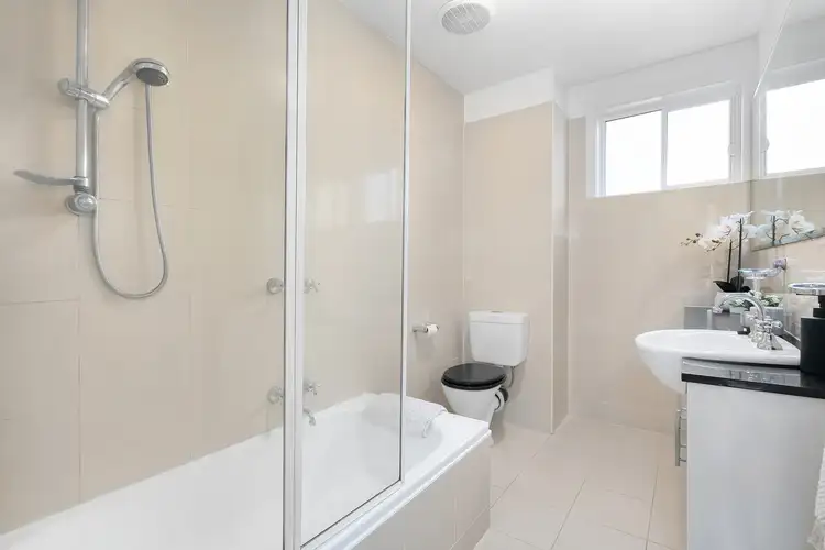 Fourth view of Homely apartment listing, 6/58 Barkly Street, St Kilda VIC 3182