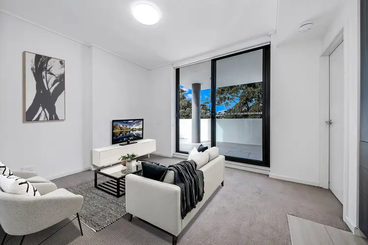 405/1 Vermont Crescent