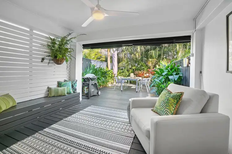 1/90 Nobby Parade, Miami QLD 4220