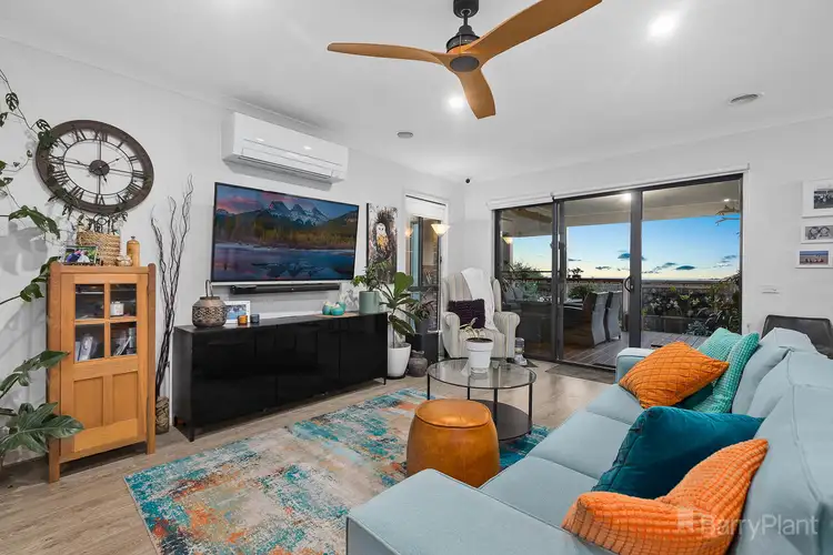 Fourth view of Homely house listing, 33 Meadowlea Crescent, Pakenham VIC 3810